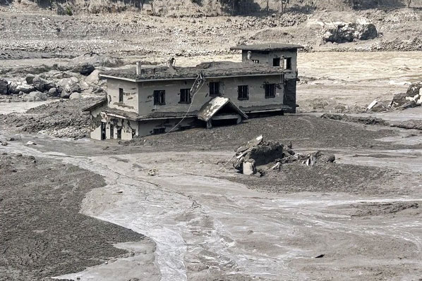 Bengal anxiously awaits news of tourists missing in Nepal floods